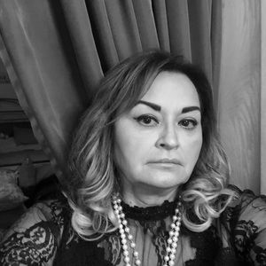 Meet your Posher, Della